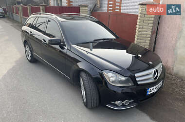 Універсал Mercedes-Benz C-Class 2013 в Житомирі