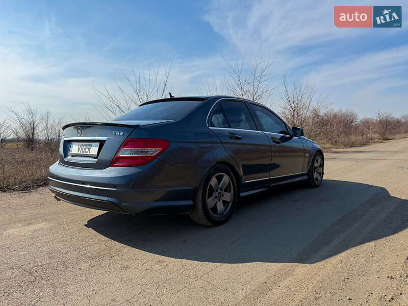 Седан Mercedes-Benz C-Class 2008 в Кривом Роге