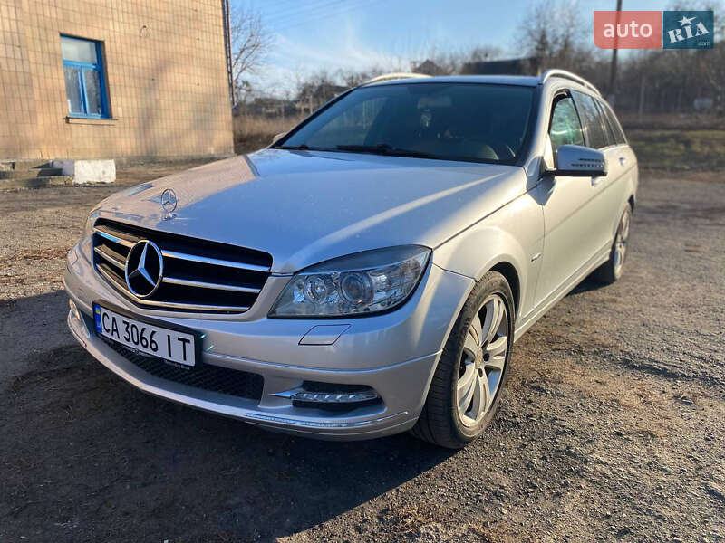 Универсал Mercedes-Benz C-Class 2010 в 