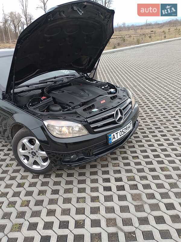 Седан Mercedes-Benz C-Class 2009 в Ивано-Франковске