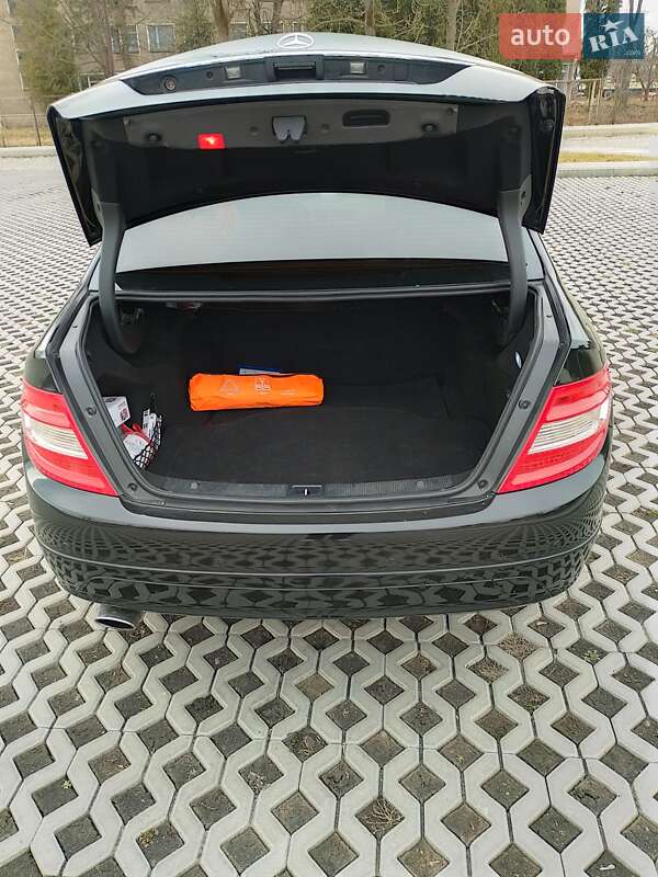 Седан Mercedes-Benz C-Class 2009 в Ивано-Франковске