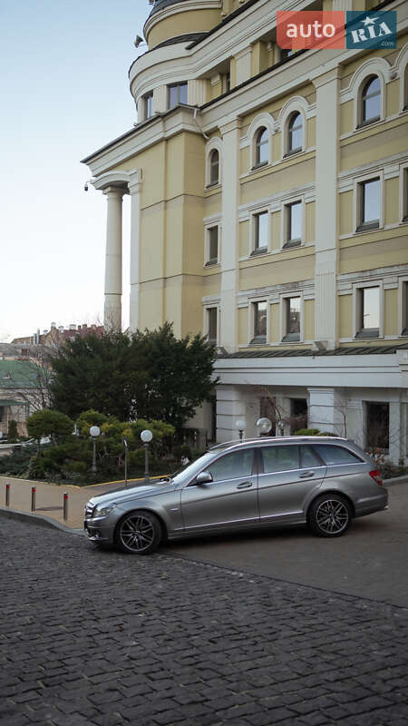 Універсал Mercedes-Benz C-Class 2008 в Києві