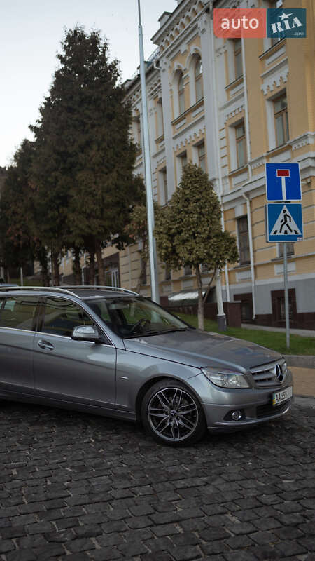 Універсал Mercedes-Benz C-Class 2008 в Києві