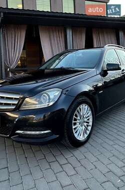 Універсал Mercedes-Benz C-Class 2011 в Рівному