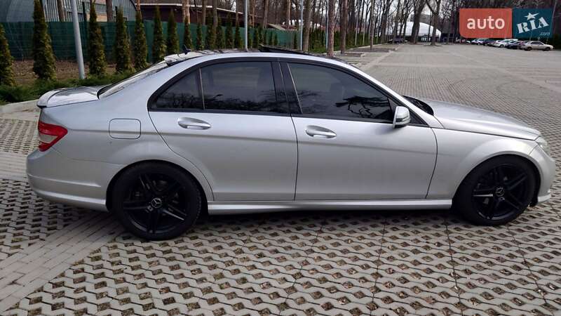 Седан Mercedes-Benz C-Class 2010 в Харкові