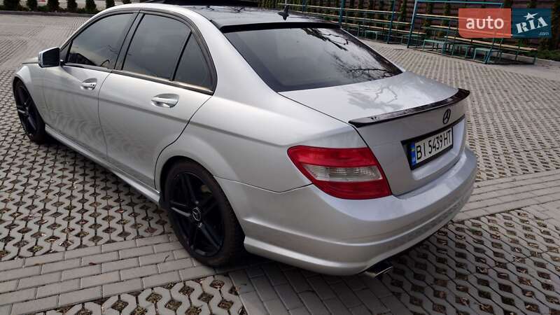 Седан Mercedes-Benz C-Class 2010 в Харкові