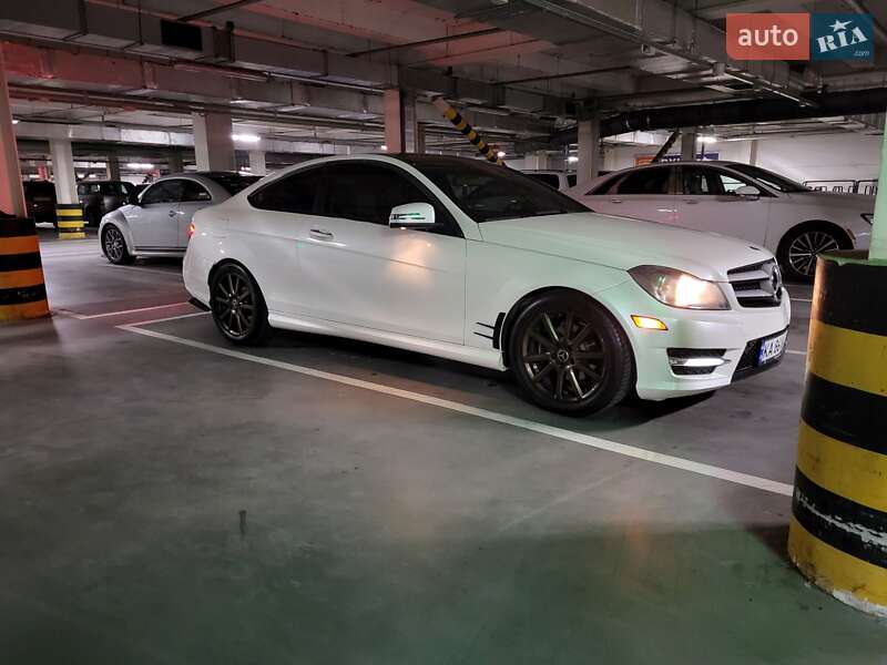 Купе Mercedes-Benz C-Class 2013 в Киеве