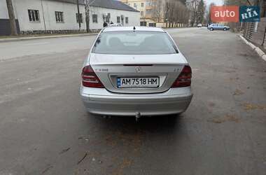Седан Mercedes-Benz C-Class 2003 в 