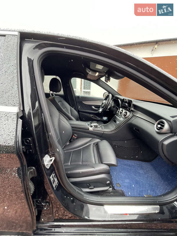 Седан Mercedes-Benz C-Class 2019 в Мостиске