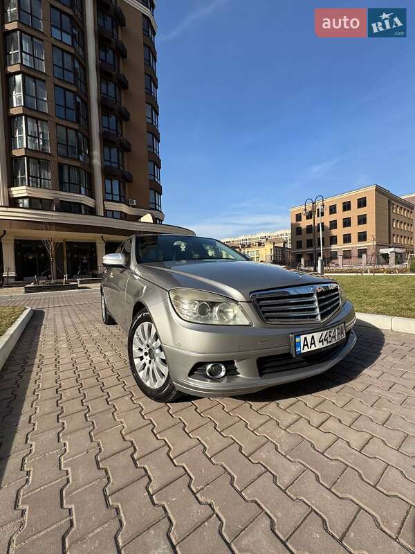 Седан Mercedes-Benz C-Class 2008 в Киеве