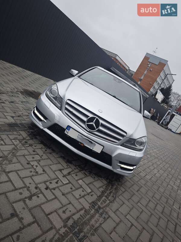 Седан Mercedes-Benz C-Class 2011 в Полтаві