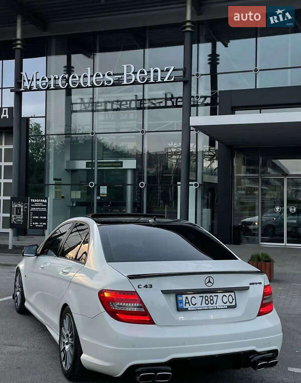 Седан Mercedes-Benz C-Class 2011 в Луцке