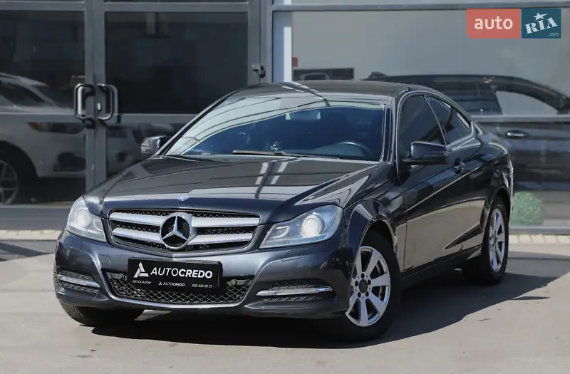Купе Mercedes-Benz C-Class 2013 в 