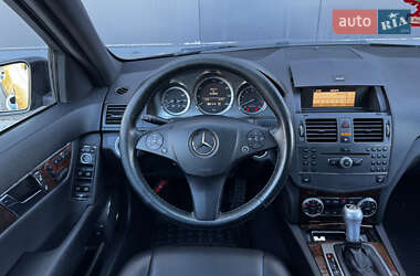 Седан Mercedes-Benz C-Class 2009 в 