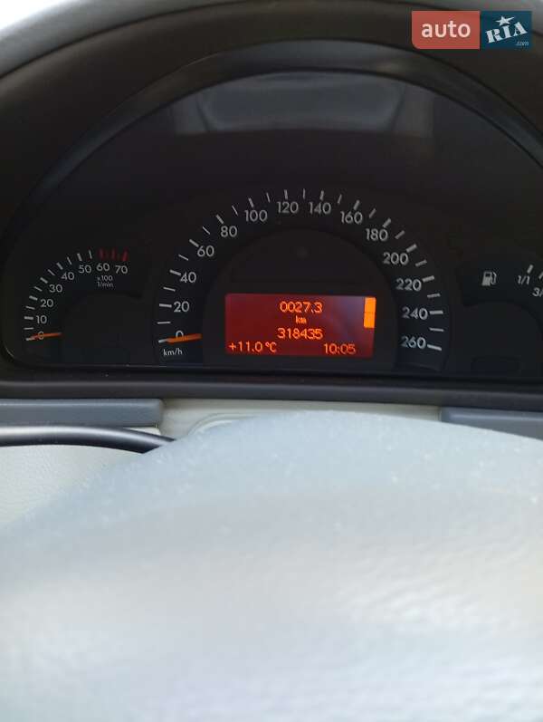 Универсал Mercedes-Benz C-Class 2001 в Киеве