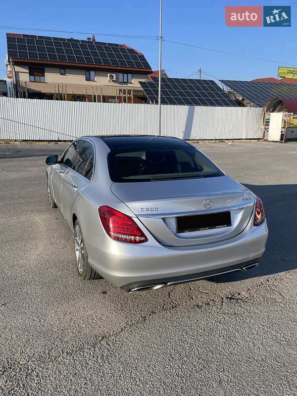 Седан Mercedes-Benz C-Class 2015 в Ужгороде