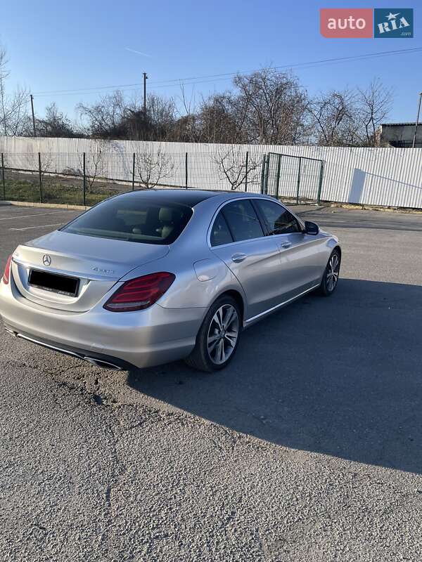 Седан Mercedes-Benz C-Class 2015 в Ужгороде