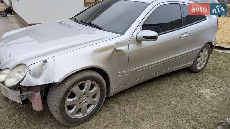 Купе Mercedes-Benz C-Class 2003 в Чернівцях