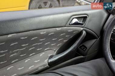 Купе Mercedes-Benz C-Class 2003 в 