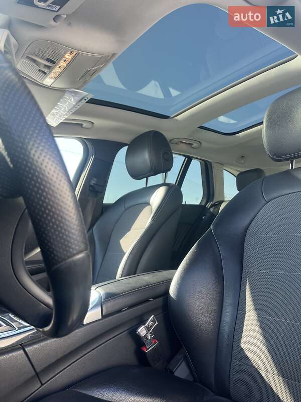 Универсал Mercedes-Benz C-Class 2015 в Коростене