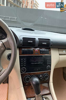Седан Mercedes-Benz C-Class 2006 в 