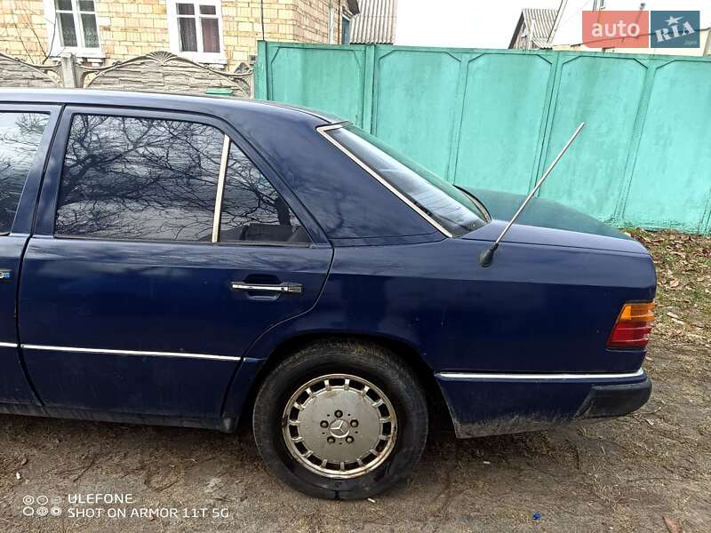 Седан Mercedes-Benz C-Class 1991 в Киеве фото 10 Седан Mercedes-Benz C-Class 1991 в Киеве