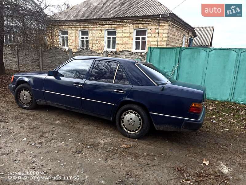Седан Mercedes-Benz C-Class 1991 в Киеве фото 11 Седан Mercedes-Benz C-Class 1991 в Киеве