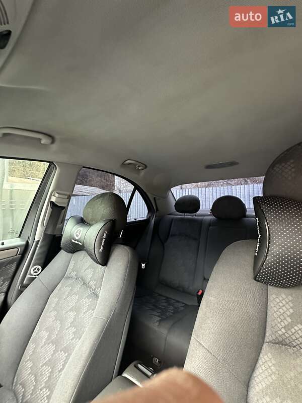 Седан Mercedes-Benz C-Class 2004 в Рахове