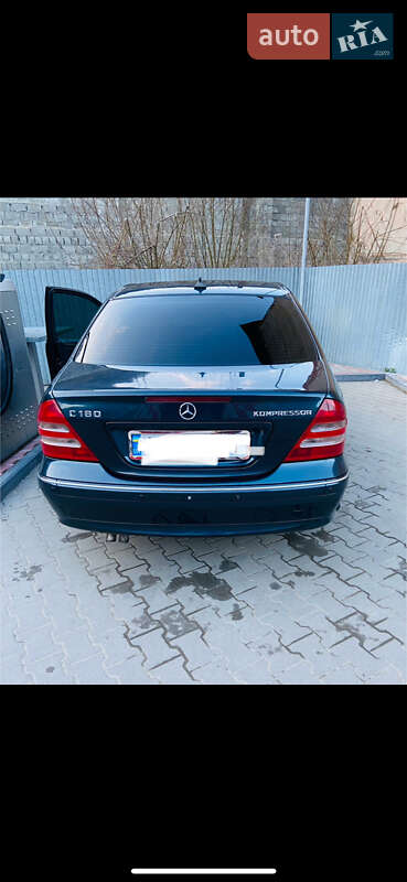 Седан Mercedes-Benz C-Class 2004 в Рахове