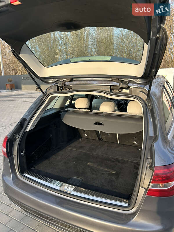 Універсал Mercedes-Benz C-Class 2016 в Кам'янець-Подільському