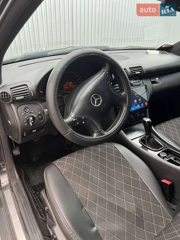 Седан Mercedes-Benz C-Class 2001 в Ивано-Франковске
