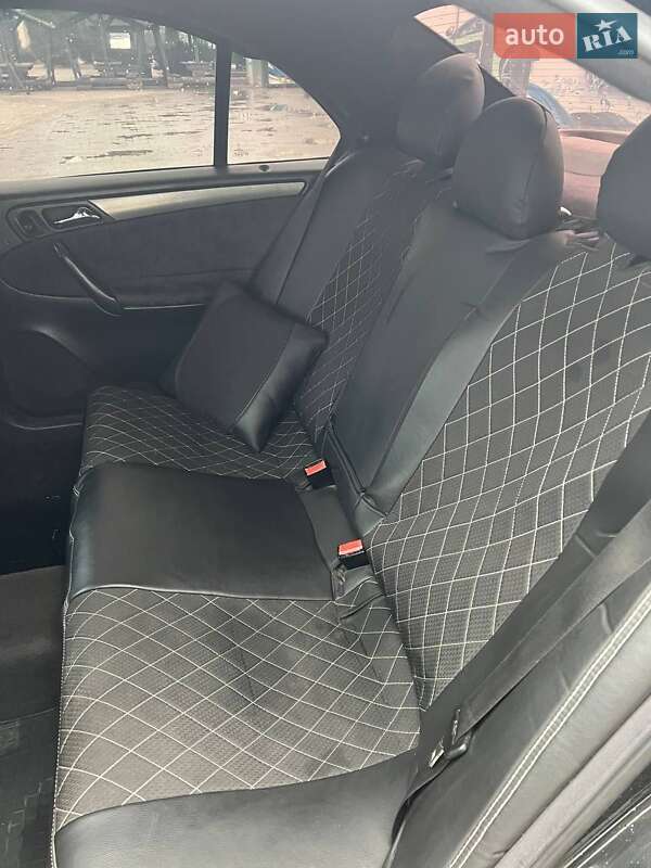Седан Mercedes-Benz C-Class 2001 в Ивано-Франковске