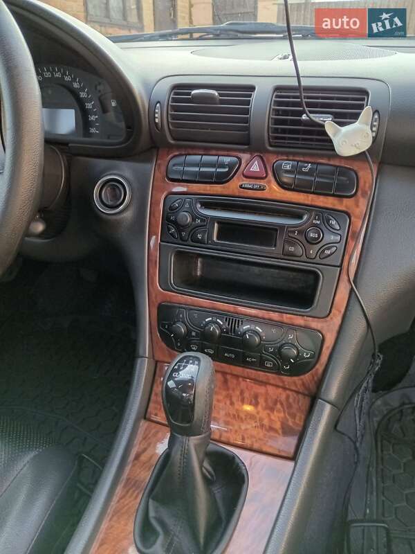 Седан Mercedes-Benz C-Class 2002 в Кропивницькому