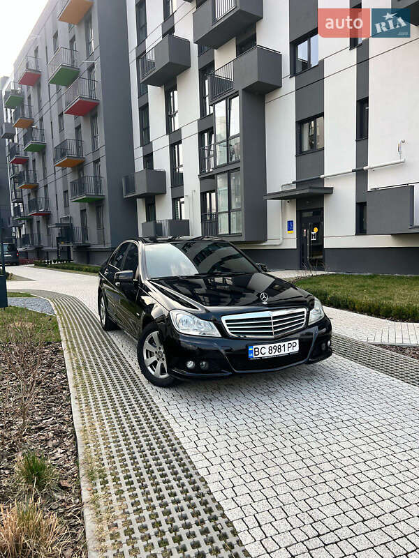 Седан Mercedes-Benz C-Class 2011 в Львові