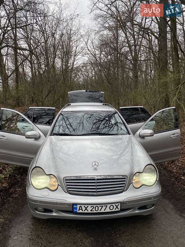 Универсал Mercedes-Benz C-Class 2001 в 
