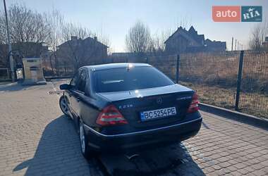 Седан Mercedes-Benz C-Class 2005 в 