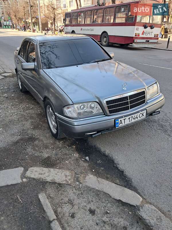 Седан Mercedes-Benz C-Class 1995 в Калуше