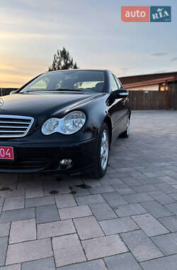 Седан Mercedes-Benz C-Class 2005 в 