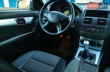 Універсал Mercedes-Benz C-Class 2011 в 