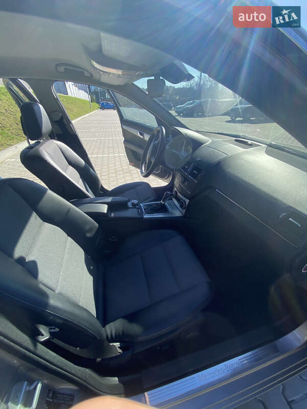 Седан Mercedes-Benz C-Class 2007 в Тернополе