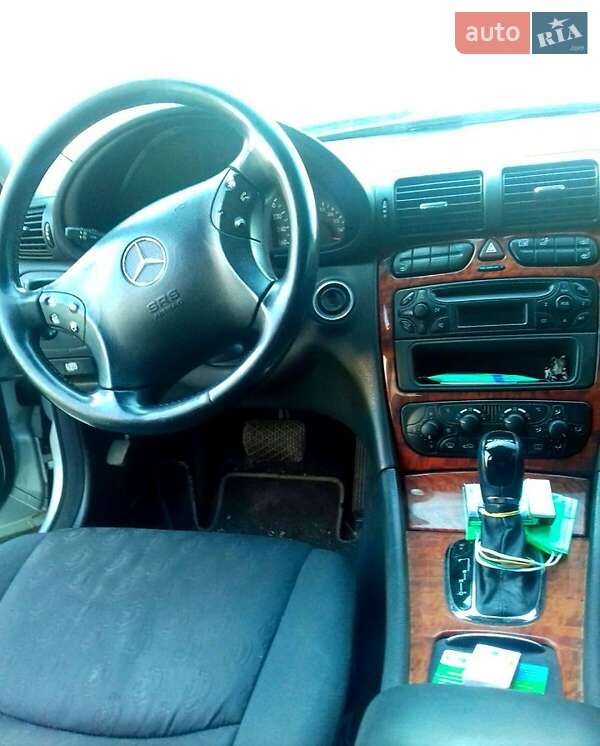 Седан Mercedes-Benz C-Class 2004 в Полтаві