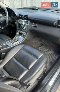 Універсал Mercedes-Benz C-Class 2004 в 