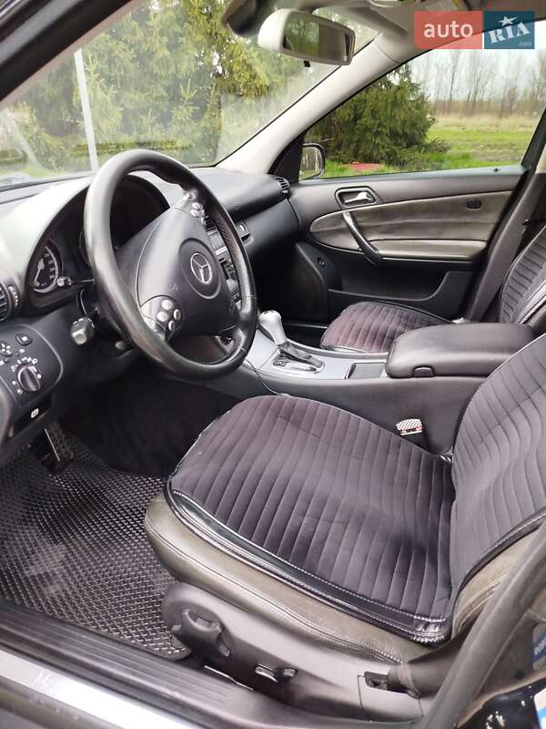 Седан Mercedes-Benz C-Class 2005 в Жидачове