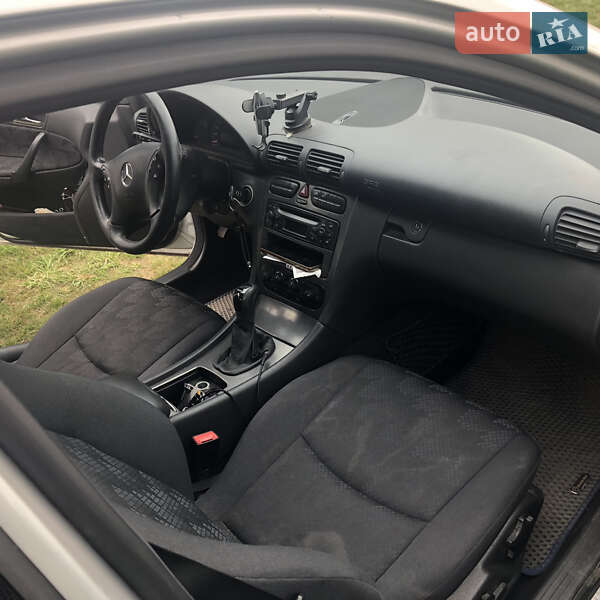 Седан Mercedes-Benz C-Class 2001 в Виннице