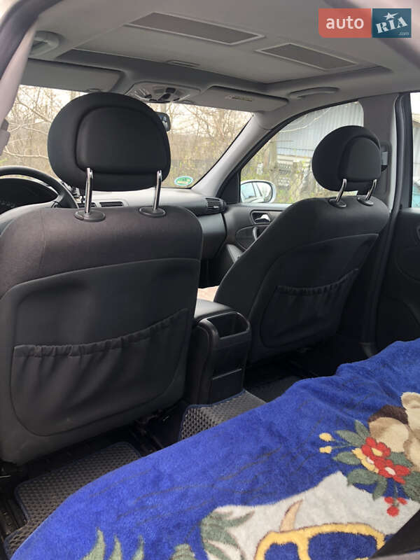 Седан Mercedes-Benz C-Class 2001 в Виннице