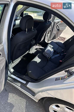 Седан Mercedes-Benz C-Class 2004 в 