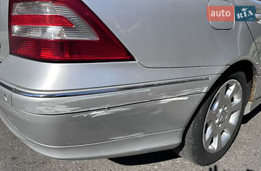 Седан Mercedes-Benz C-Class 2004 в 
