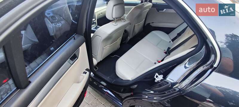 Седан Mercedes-Benz C-Class 2013 в Львове