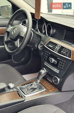Універсал Mercedes-Benz C-Class 2012 в 