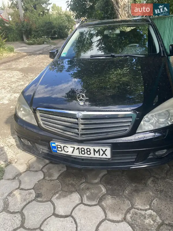 Mercedes-Benz C-Class 2010